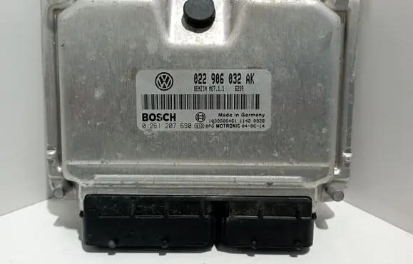 Volkswagen Phaeton Engine control unit/module 022906032AK 0261207690