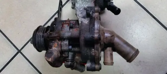 Ford Mondeo Mk III Power steering pump XS71-3A674-BF