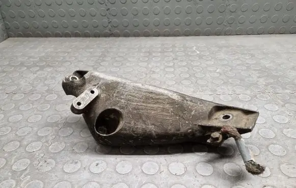 BMW X5 E70 Engine mounting bracket 6772679