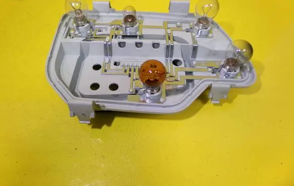 Volkswagen Polo IV 9N3 Tail light bulb cover holder 6Q6945258A