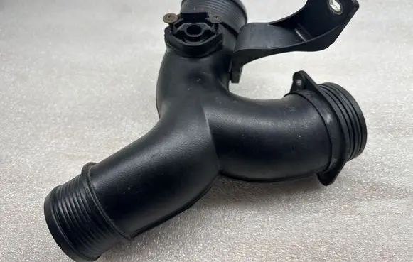Volkswagen Touareg I Intercooler hose/pipe 7L6145770G 7L6145795R