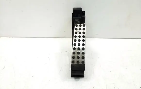Mercedes-Benz SLK R171 Accelerator throttle pedal A1703000404