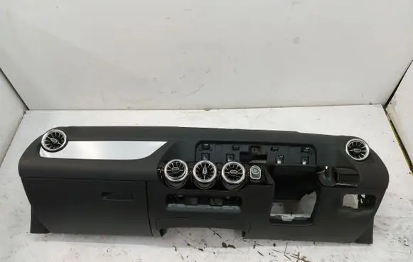 Mercedes-Benz GLA H247 Dashboard MERCGLAZDESKA