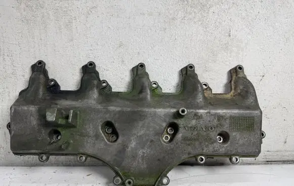 Volvo S60 Rocker cam cover 08692397