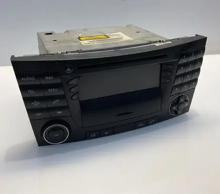 Mercedes-Benz E W211 Radio/CD/DVD/GPS head unit A2118706990 71166705 2118706990