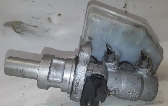 Volkswagen Polo V 6R Master brake cylinder 03350890632