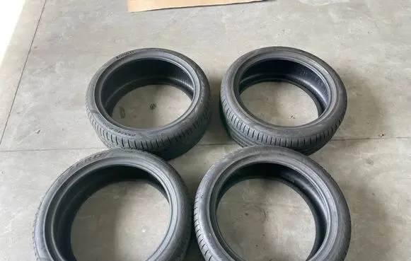 Volvo XC40 R20 summer tire 