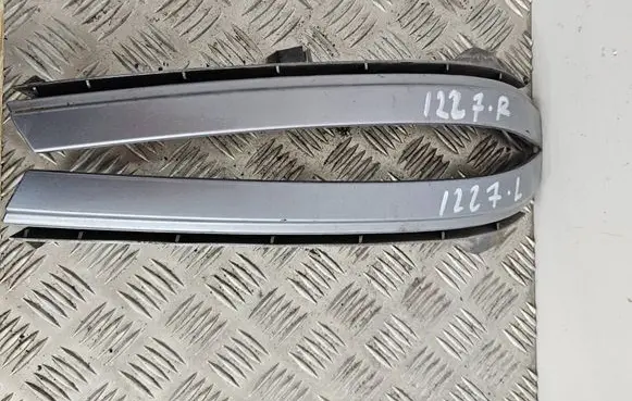 Opel Zafira A Under headlight/headlamp trim 90580652