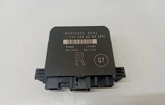 Mercedes-Benz C W203 Door control unit/module 2038202285