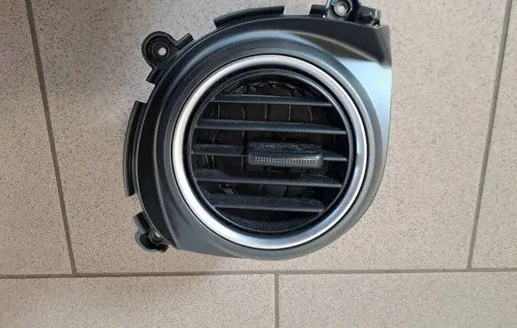 Hyundai Kona I Dashboard side air vent grill/cover trim 97490-J9000