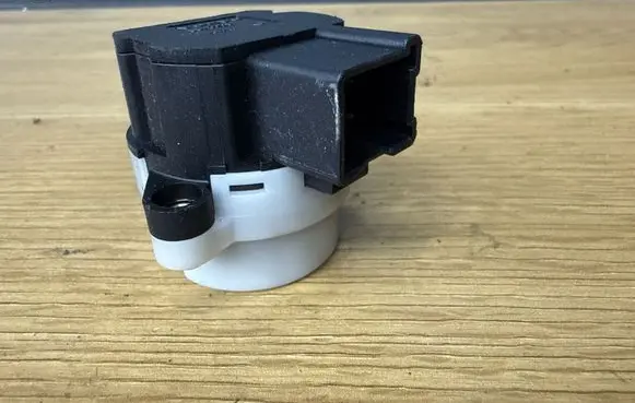 Volvo XC90 Ignition lock contact 8645228
