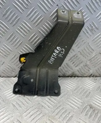 Opel Antara Fender mounting bracket
