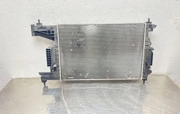 Opel Astra J Coolant radiator 13281773