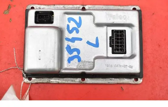 Citroen C5 Voltage converter/converter module 89030461