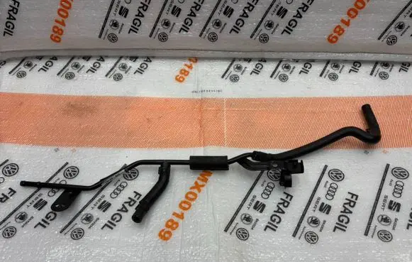 Volkswagen Golf VII Engine coolant pipe/hose 5Q0121064BB 5Q0121449A