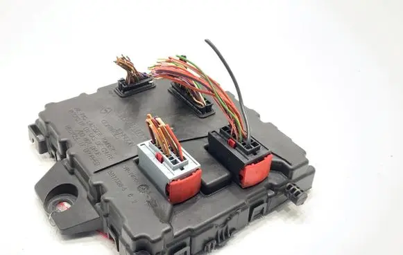 Opel Movano B Other control units/modules 284B18572R