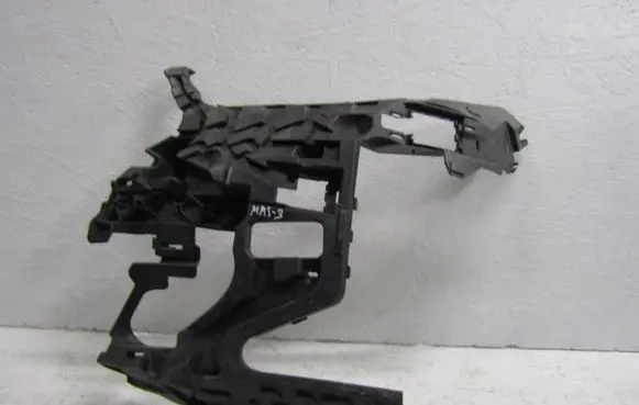 BMW X6 G06 Fog light bracket 8085665