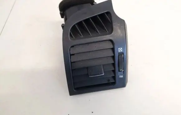 Chevrolet Captiva Dash center air vent grill adx81