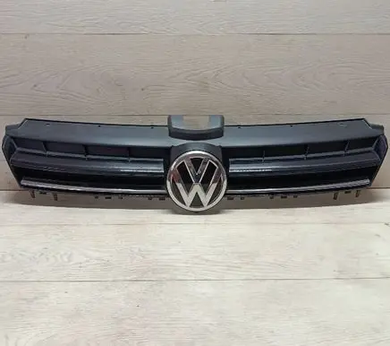 Volkswagen Golf VII Front bumper upper radiator grill 5G0853655D