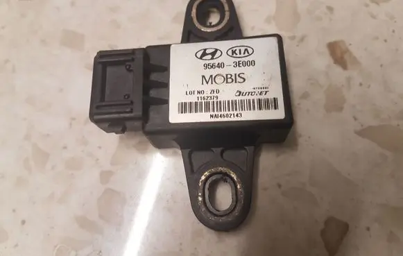KIA Sorento ESP acceleration yaw rate sensor 956403E000