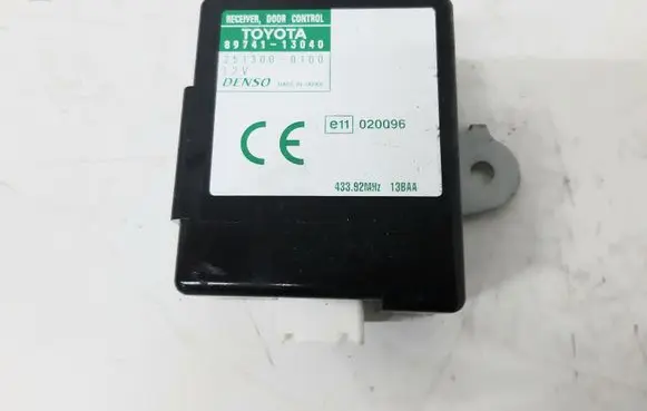 Toyota Corolla Verso E121 Door central lock control unit/module 8974113040