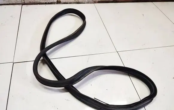 Volvo S40 Trunk rubber seal (body) 