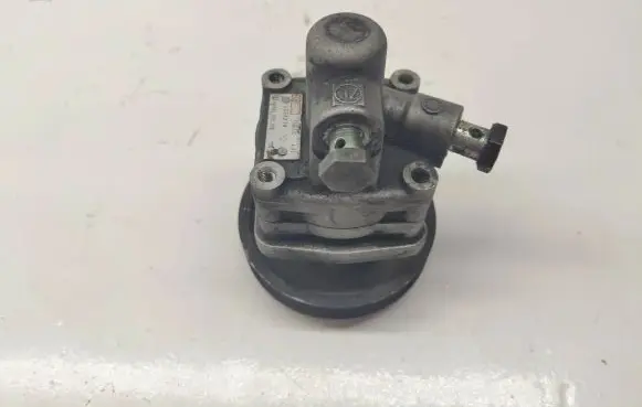 BMW 5 E34 Power steering pump 1138132 7681955200 5554214