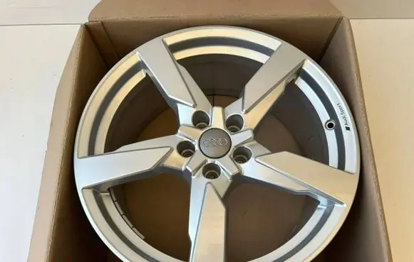 Audi TT TTS RS Mk3 8S R19 alloy rim 8S0601025AA
