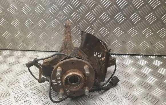 Front wheel hub