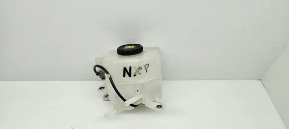 Lexus NX Brake fluid reservoir 