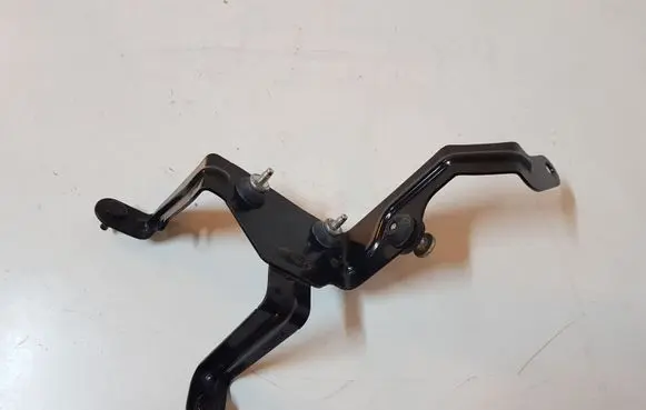 Ford Mustang VI ABS pump bracket FR3C2C304B