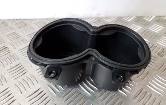 KIA Sorento Cup holder 