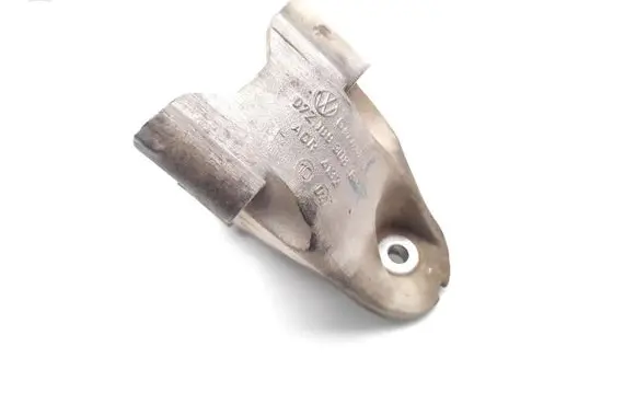 Volkswagen Touareg I Engine mounting bracket 07Z199308