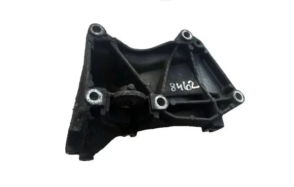 Opel Vivaro Engine mounting bracket