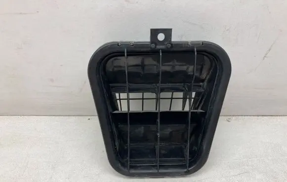 Audi A6 S6 C6 4F Quarter panel pressure vent 4B0819181B