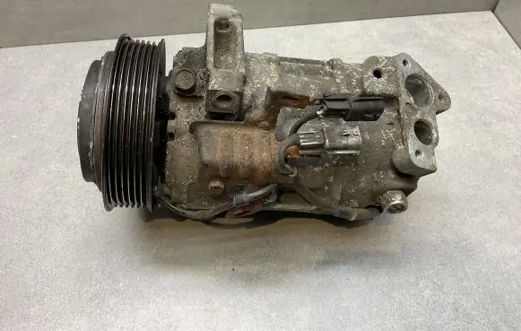 Nissan X-Trail T32 Air conditioning (A/C) compressor (pump) 926004CA3A