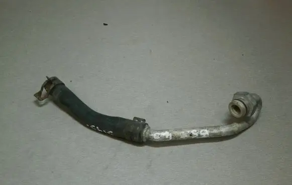 Volkswagen PASSAT B5.5 Engine coolant pipe/hose 3B0122063L