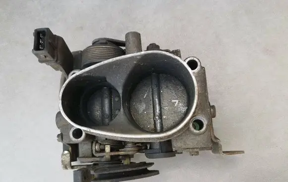 Audi A4 S4 B6 8E 8H Throttle valve