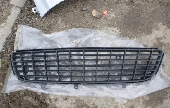 Opel Astra H Front bumper lower grill