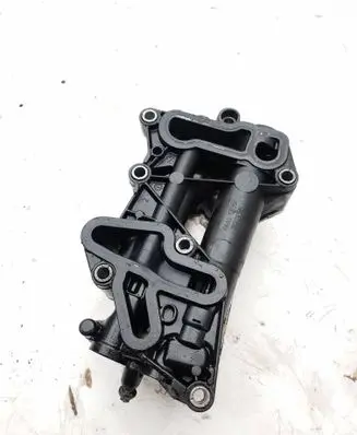 Oil filter mounting bracket