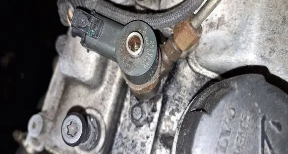 Volvo XC90 Fuel injector 0445110078
