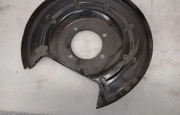 Chevrolet Volt I Rear brake disc plate dust cover 13408176 367973422 92749080103