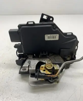 Audi A6 S6 C5 4B Front door lock 4B1837015G