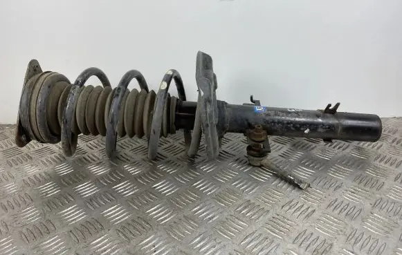 Nissan X-Trail T32 Front shock absorber with coil spring