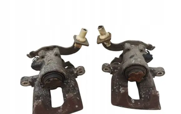Toyota Auris 150 Front brake caliper