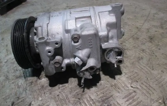Volkswagen Golf V Air conditioning (A/C) compressor (pump)