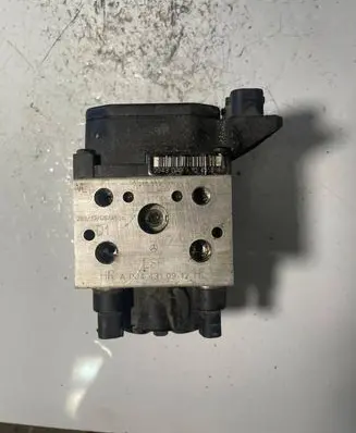 Mercedes-Benz Vaneo W414 ABS Pump A0044310912 0265202461