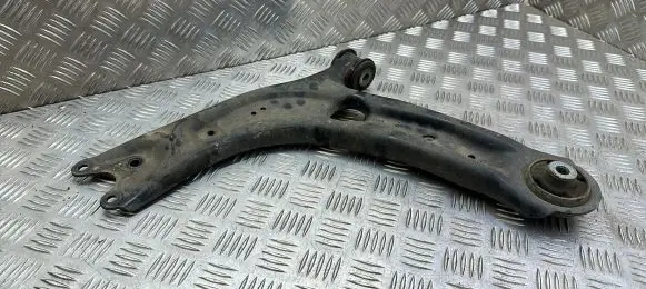 Volkswagen PASSAT B8 Front lower control arm/wishbone