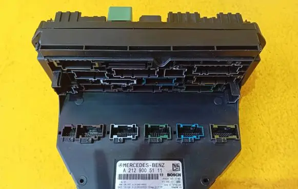 Mercedes-Benz E W212 Fuse box set A2129005111