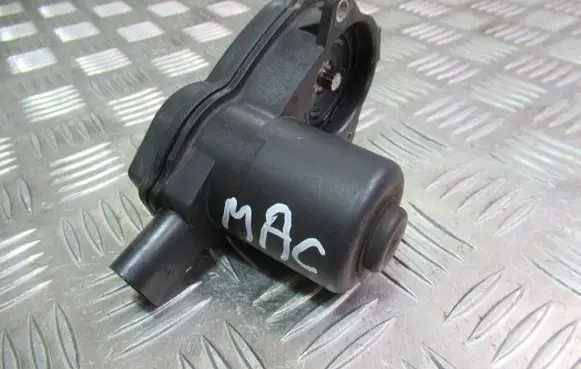 Porsche Macan (95B) Front Brake Caliper Pad/Carrier 